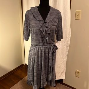 Violet Weekend Gray and White Dress Size L NWT